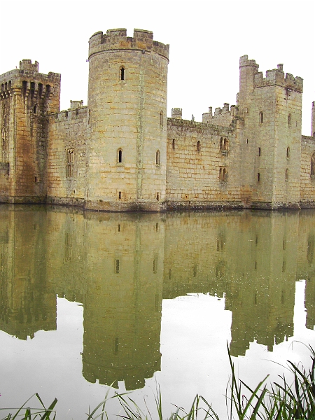 PICT0231 Bodiam Castle.JPG - Bodiam Castle